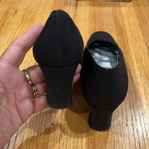 Woman’s shoes - Picture 5 of 8